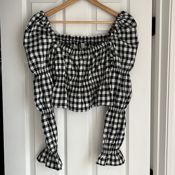 H&M Gingham Puff Sleeve Smocked Crop Top - Picture 2 of 4